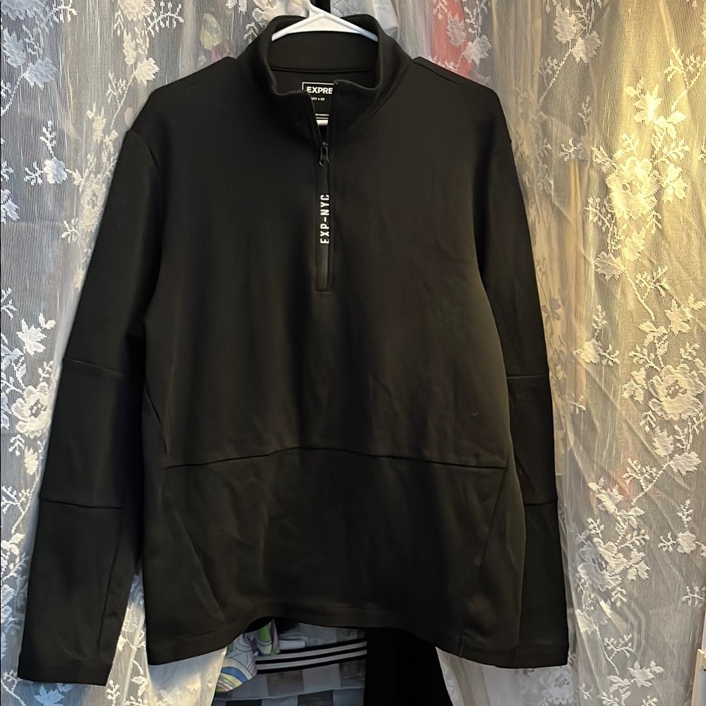 EXPRESS Quarter-Zip Long Sleeve Sweatshirt in Black
Size Large
